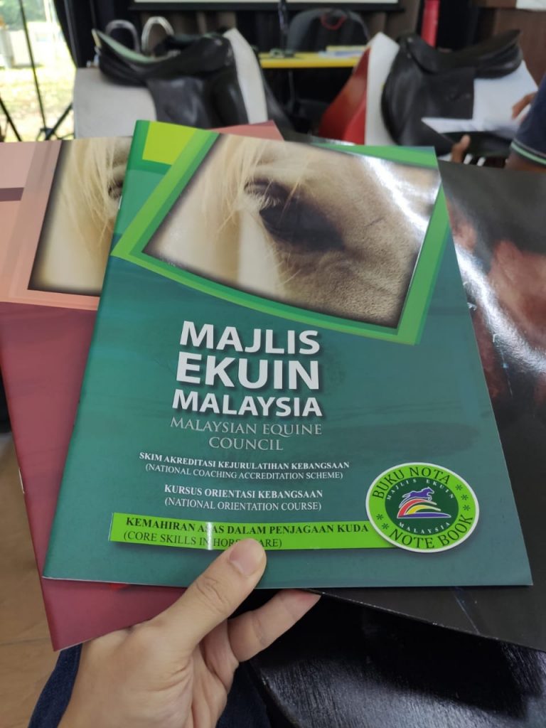 Majlis Ekuin Malaysia O Level - books