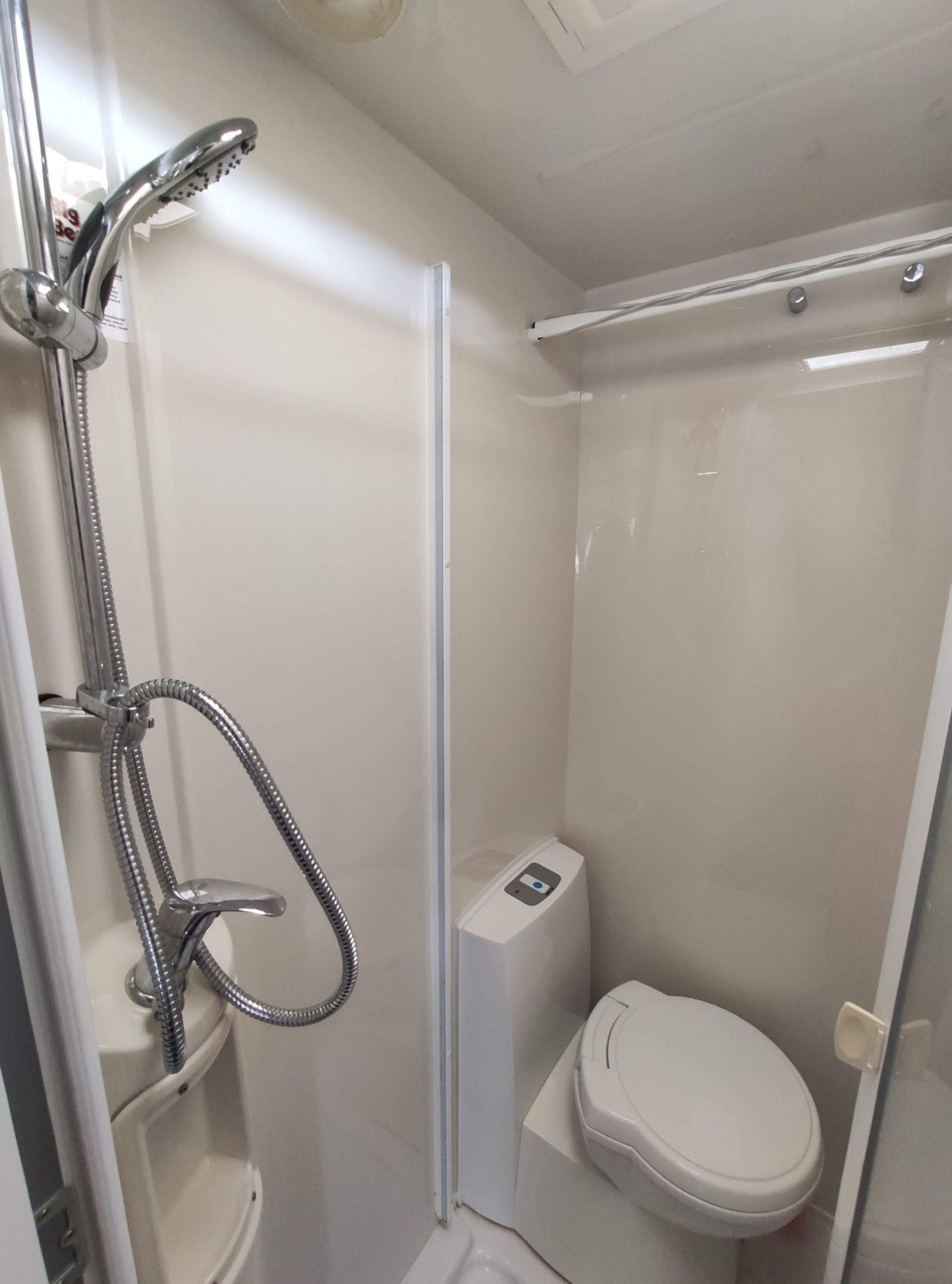 Kok Mak Stable - camper van bathroom