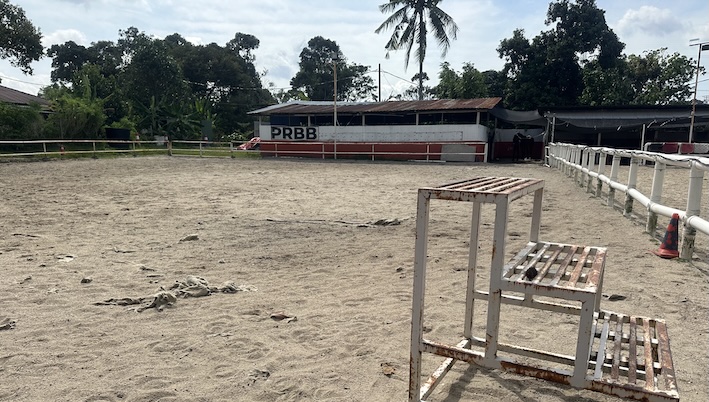 Pusat Rekreasi Berkuda Beranang - arena